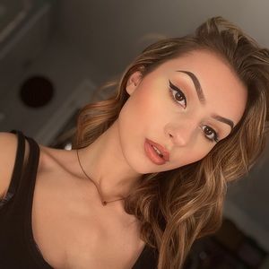 Meet your Posher, Ashlie